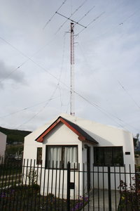 La maison de Pupi ornée d’une antenne de radio-amateur