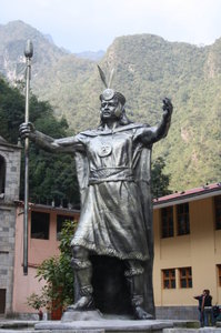 Statue de l’Inca à Aguas Calientes