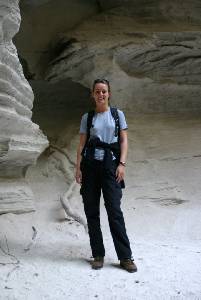 Grotte de calcaire dans les gorges