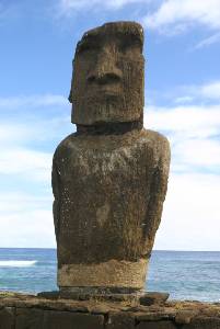 Moai au milieu de la ville
